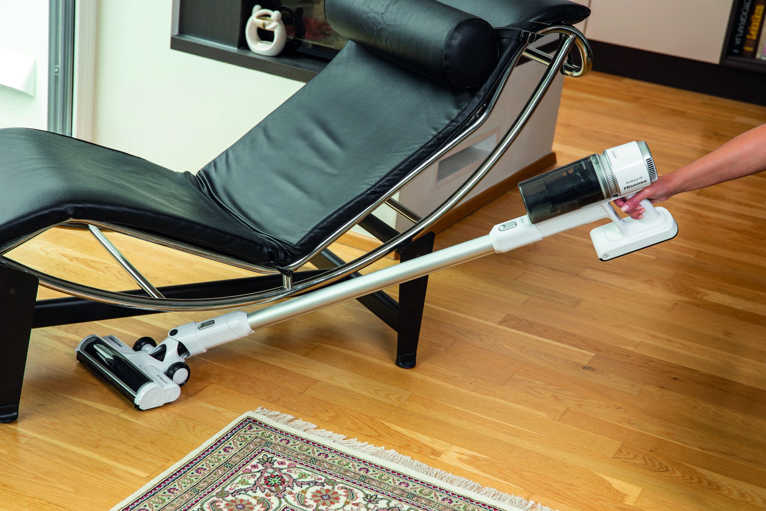 Aspirateur balai HVC6134W